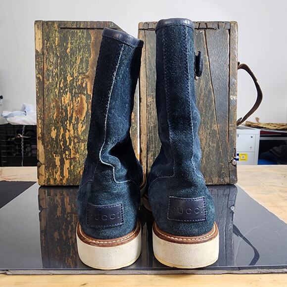 GUCCI  dark blue suede boots. Pre- loved! - Picture 3 of 10